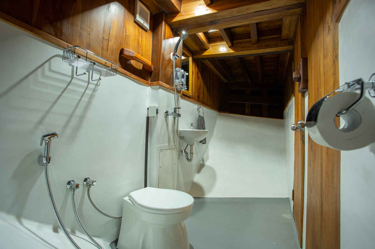 Jelajahi Laut Liveaboard