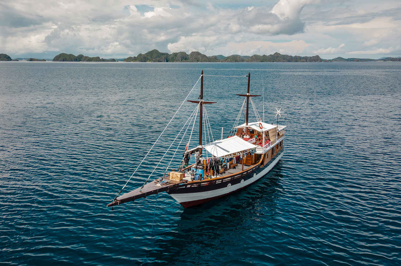 Kira Kira Liveaboard