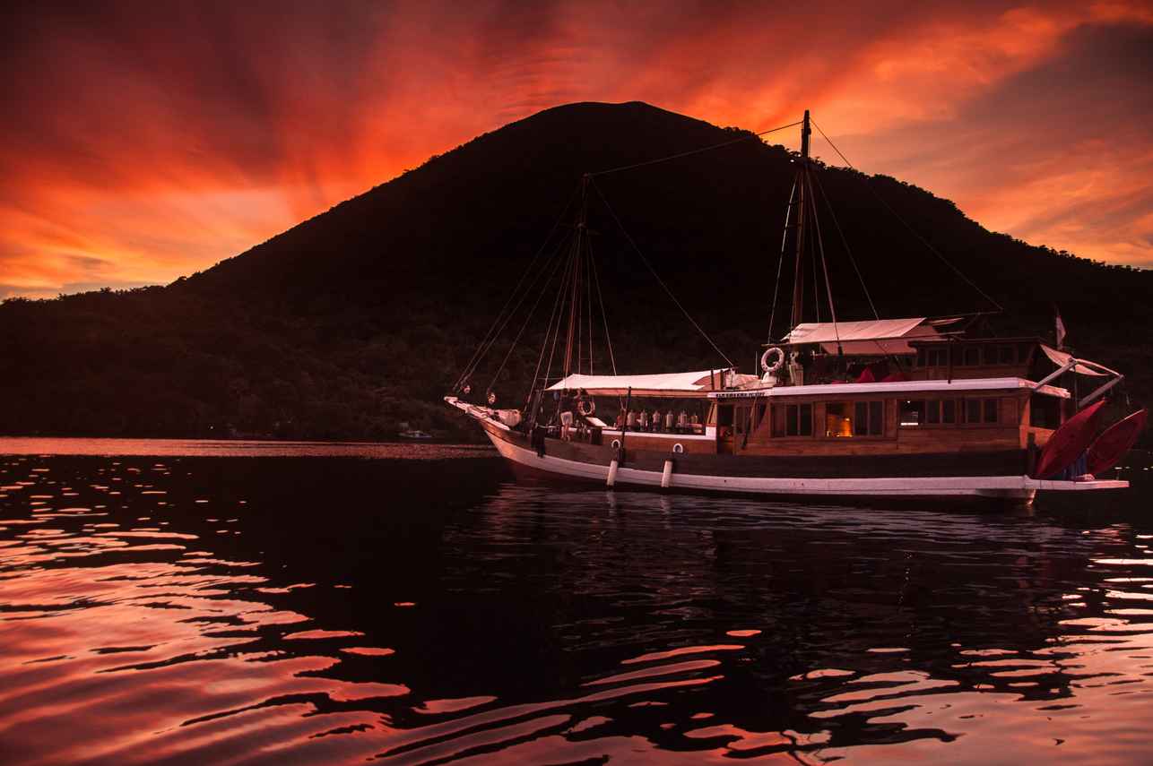 Kira Kira Liveaboard