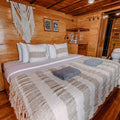 Cabin thumbnail 4