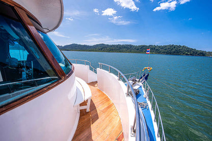 Manta Queen 8 Liveaboard