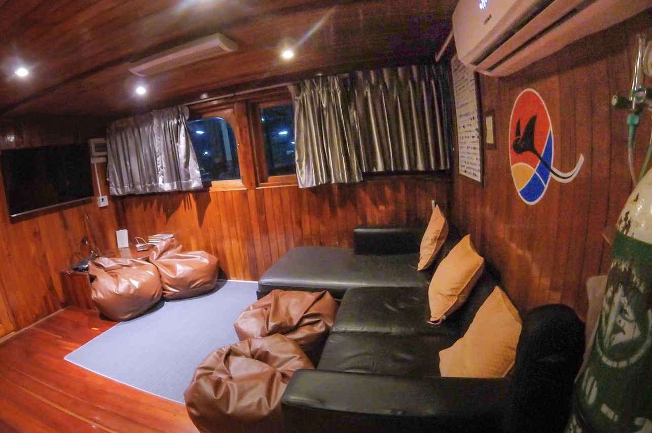 Manta Queen 8 Liveaboard
