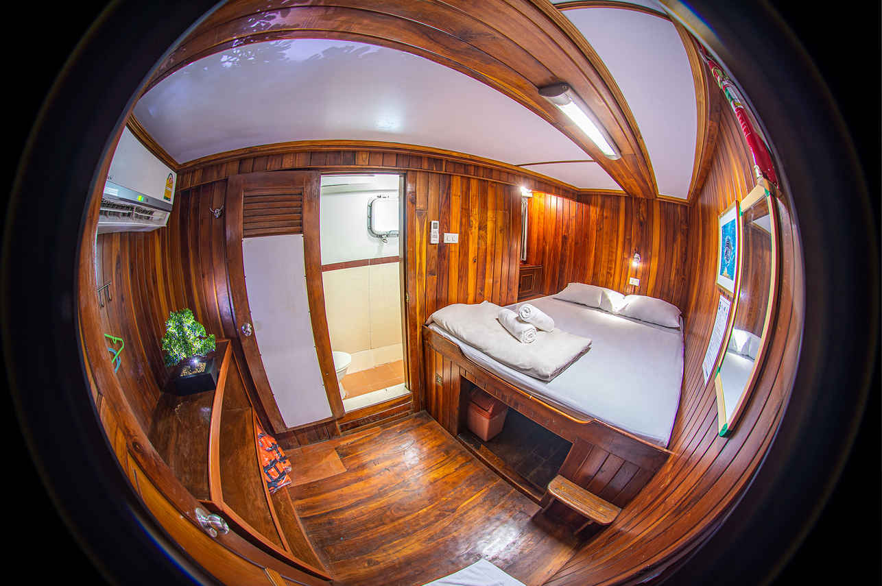 Manta Queen 8 Liveaboard