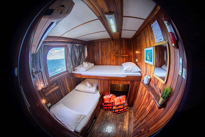 Manta Queen 8 Liveaboard