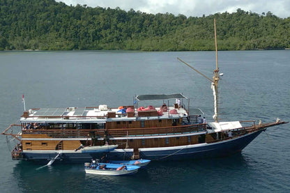 Mari Liveaboard