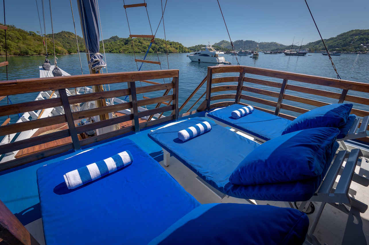 Mari Liveaboard