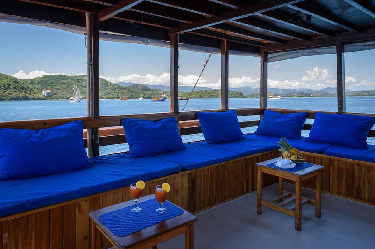 Mari Liveaboard