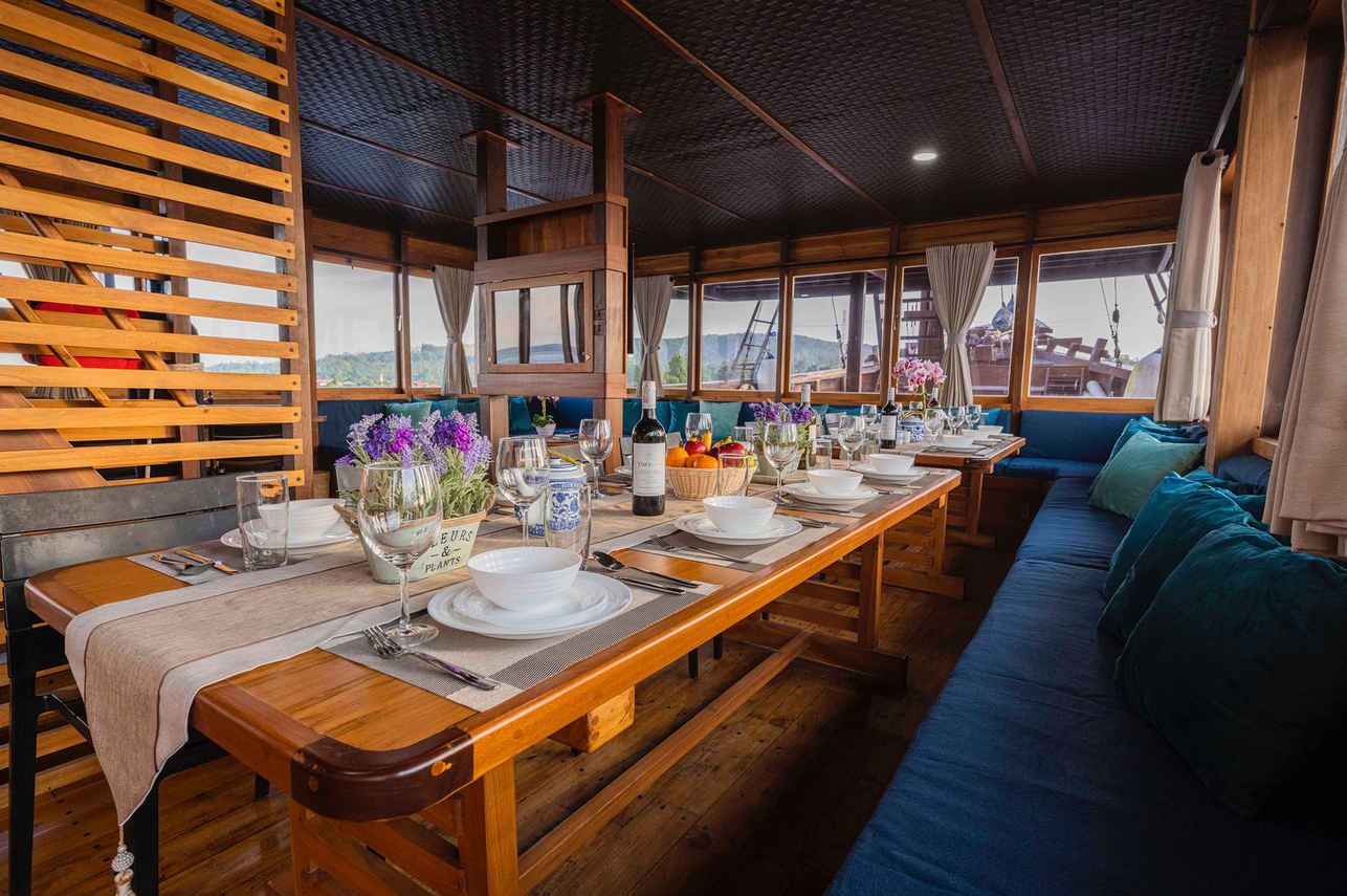 Neptune One Liveaboard