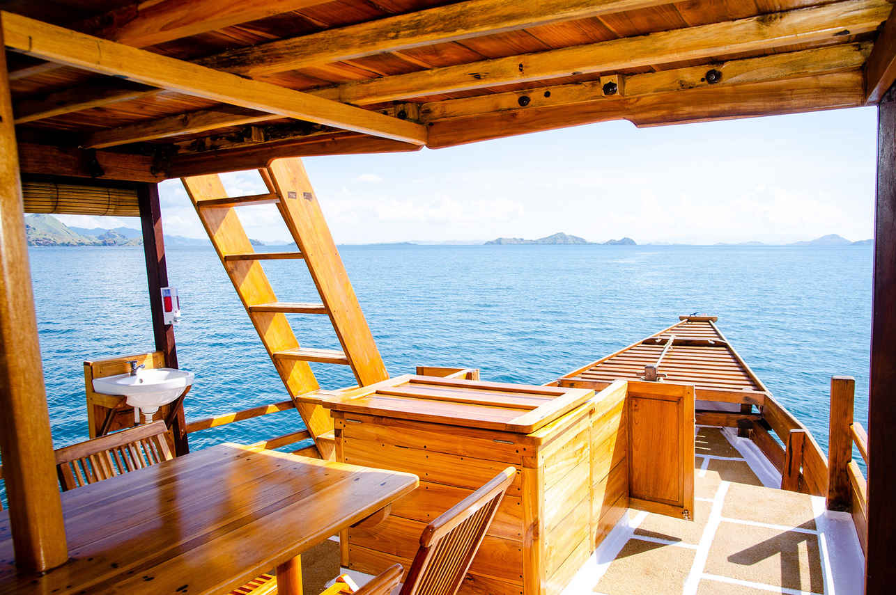 Nusantara Liveaboard
