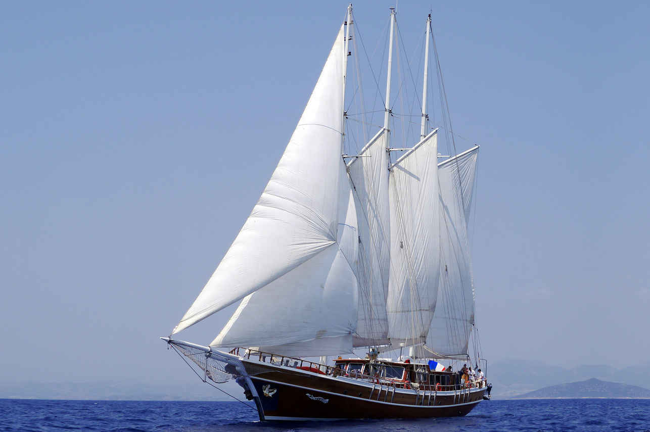 Pearl 111 Liveaboard