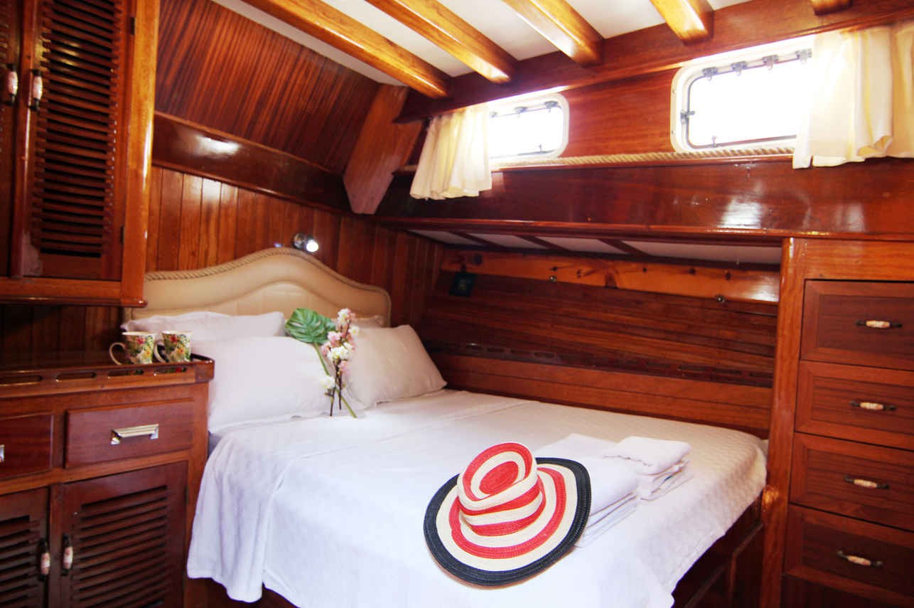 Pearl 111 Liveaboard