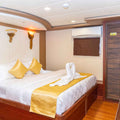 Cabin thumbnail 3