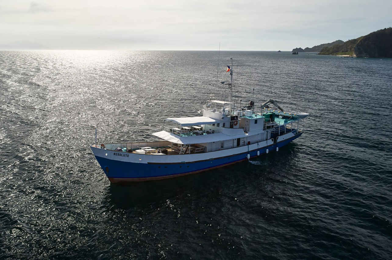 Resolute Liveaboard Image