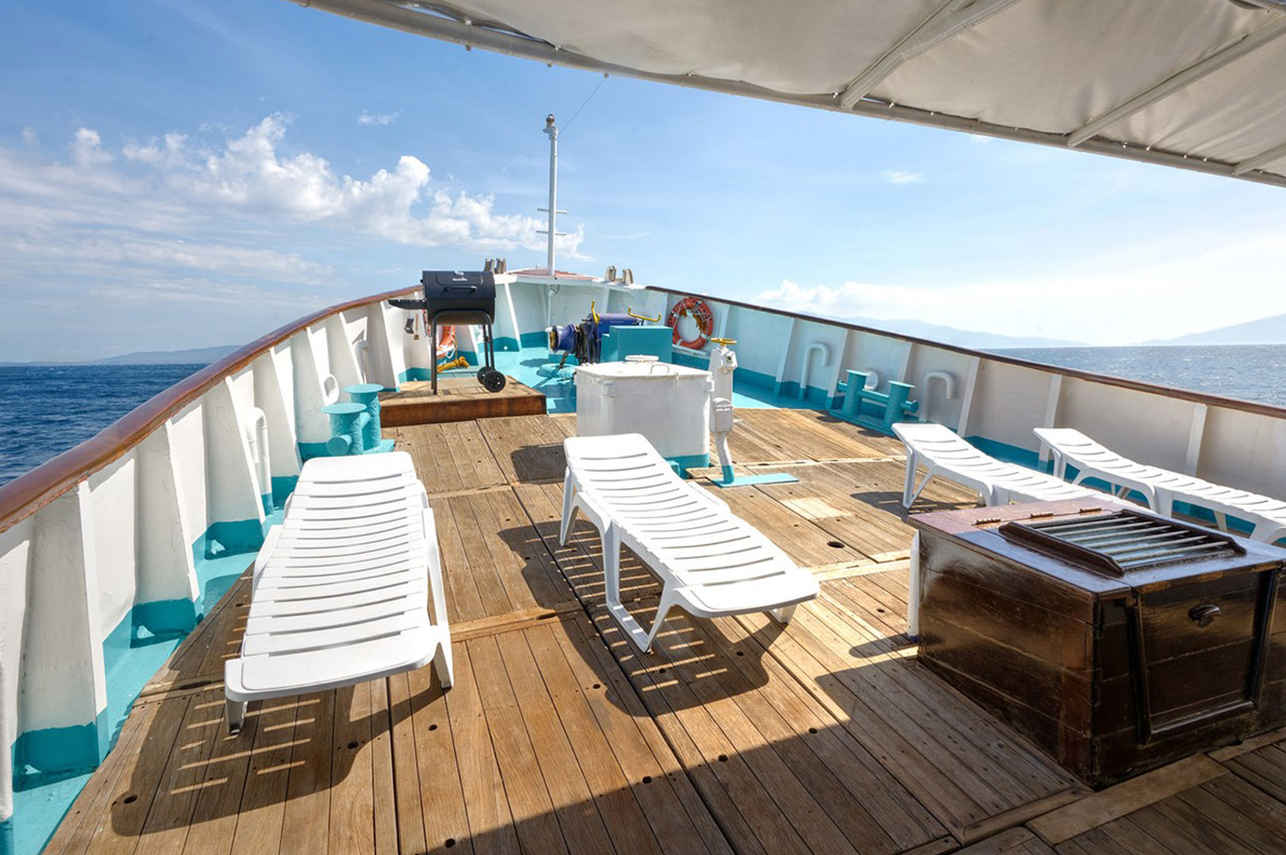 Resolute Liveaboard