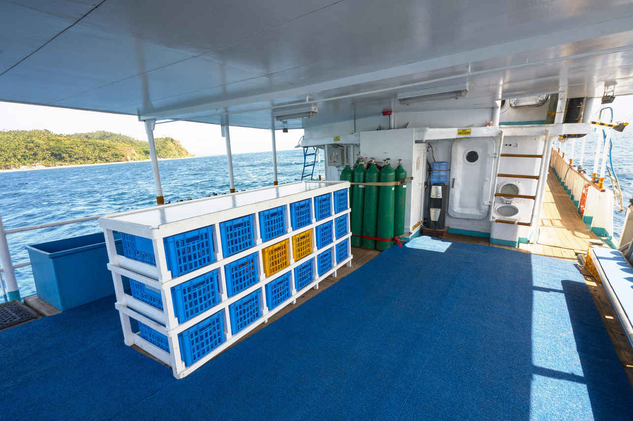 Resolute Liveaboard