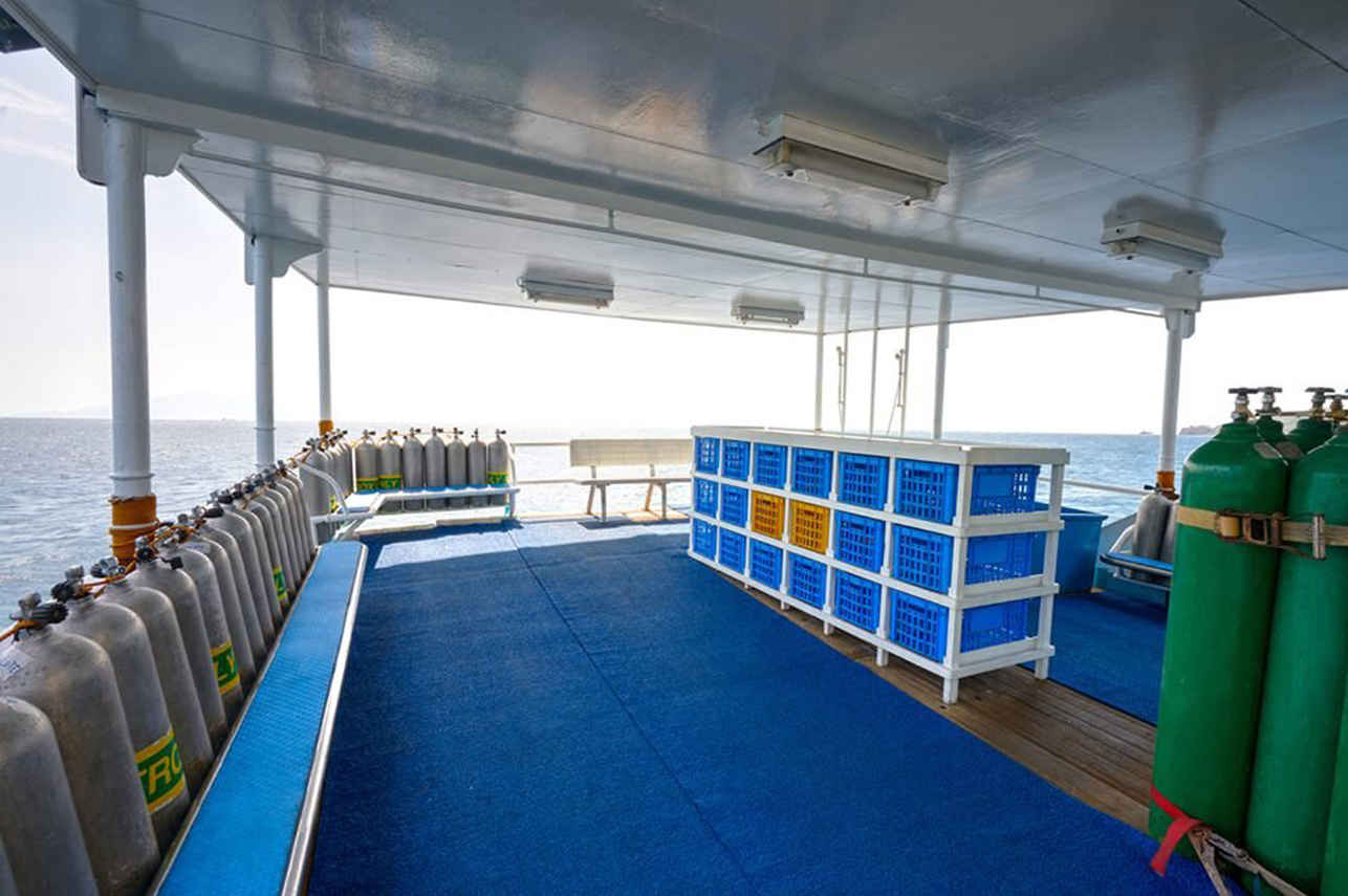 Resolute Liveaboard