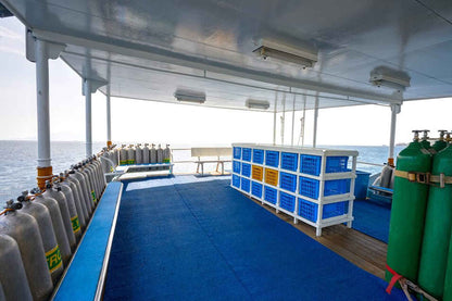 Resolute Liveaboard