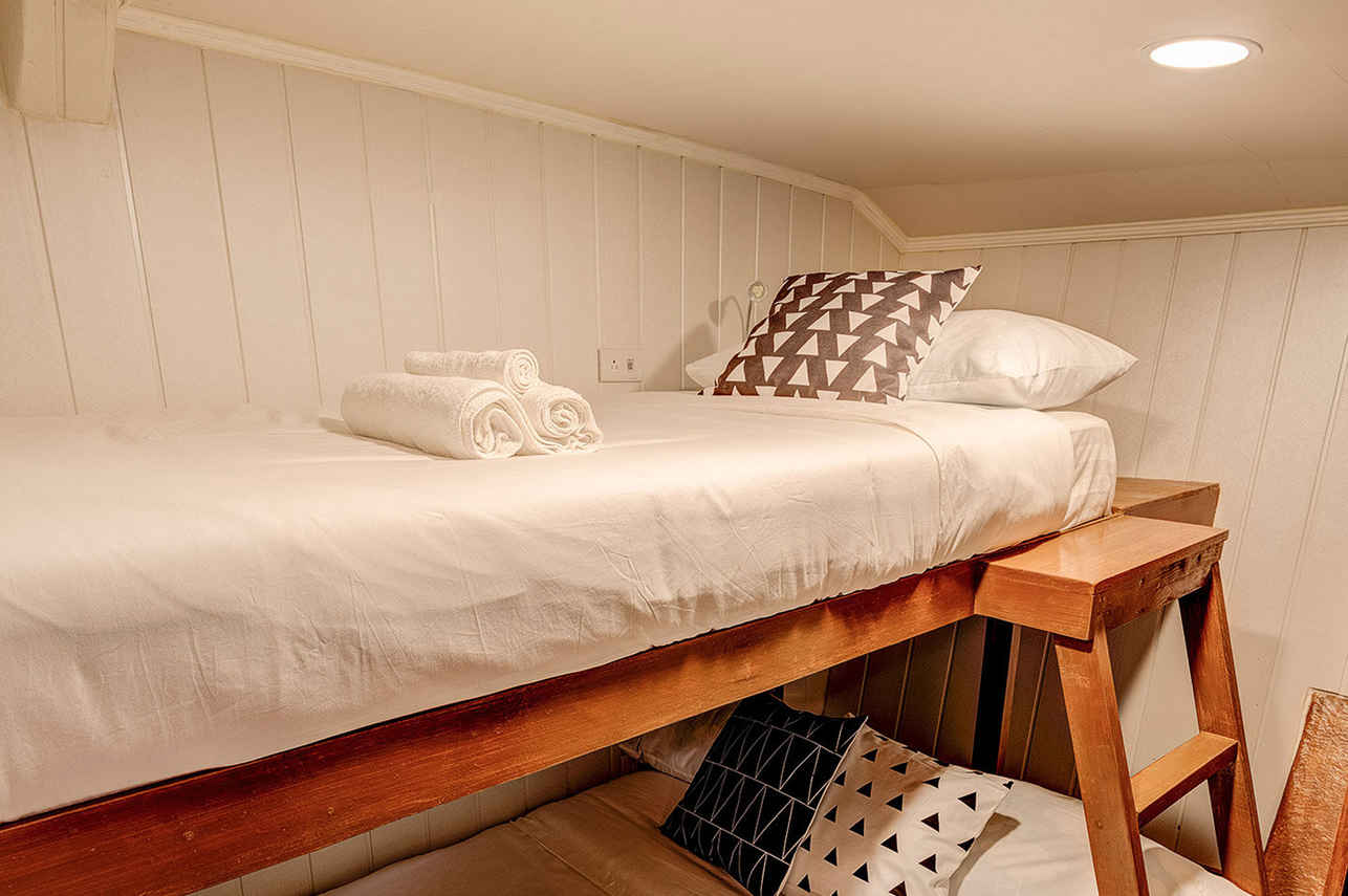 Resolute Liveaboard