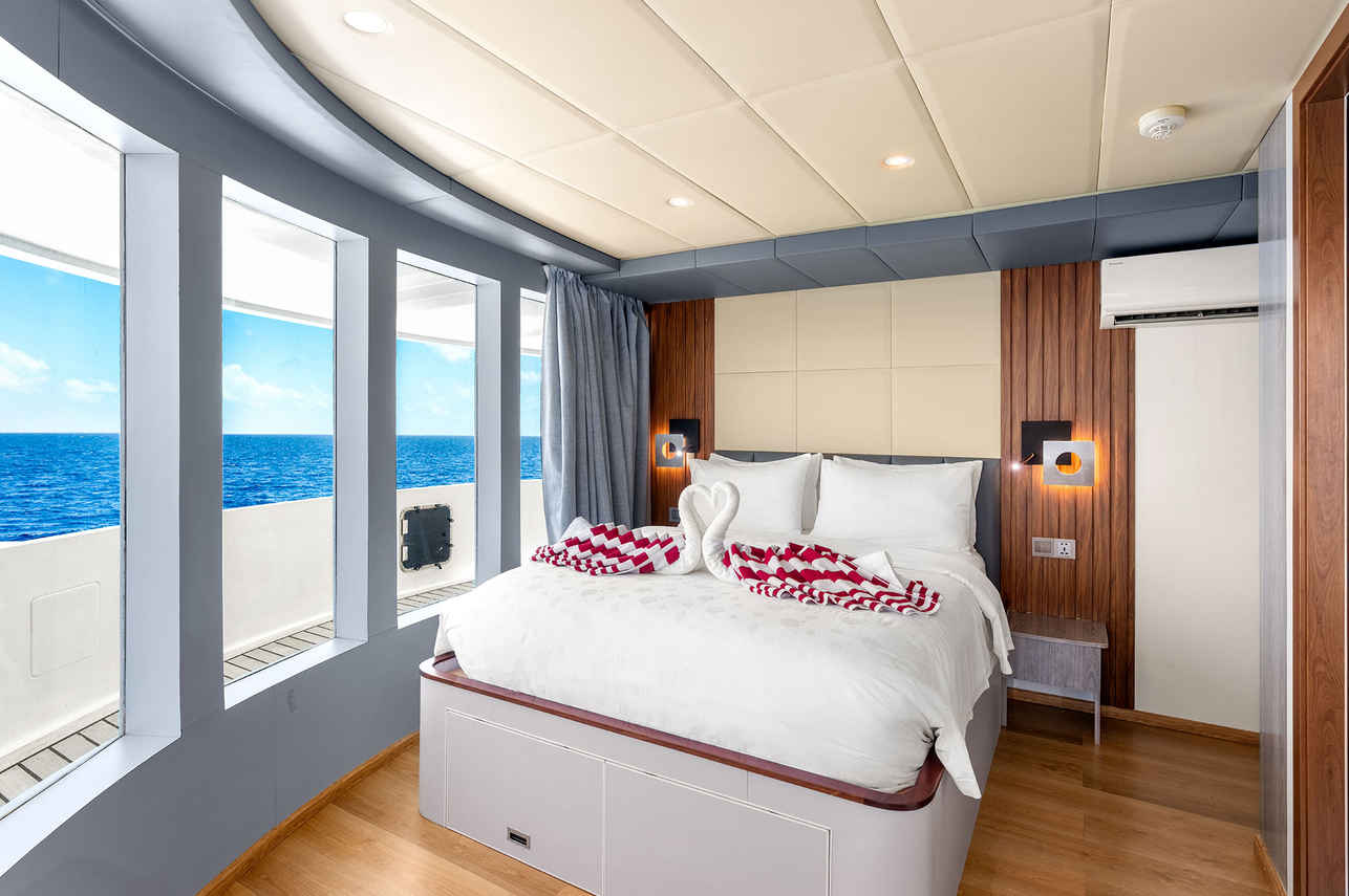 Seafari Explorer 2