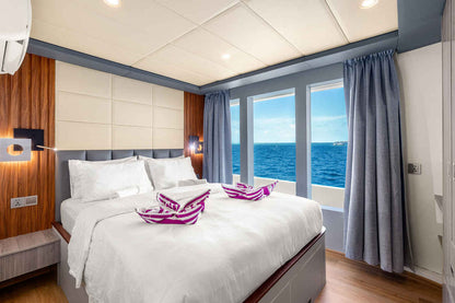 Seafari Explorer 2