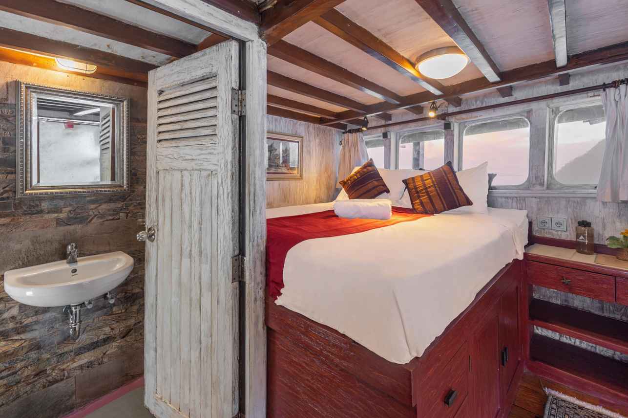 Seven Seas Liveaboard