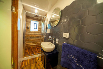Silky Liveaboard
