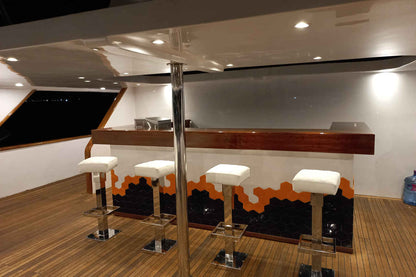 Silky Liveaboard