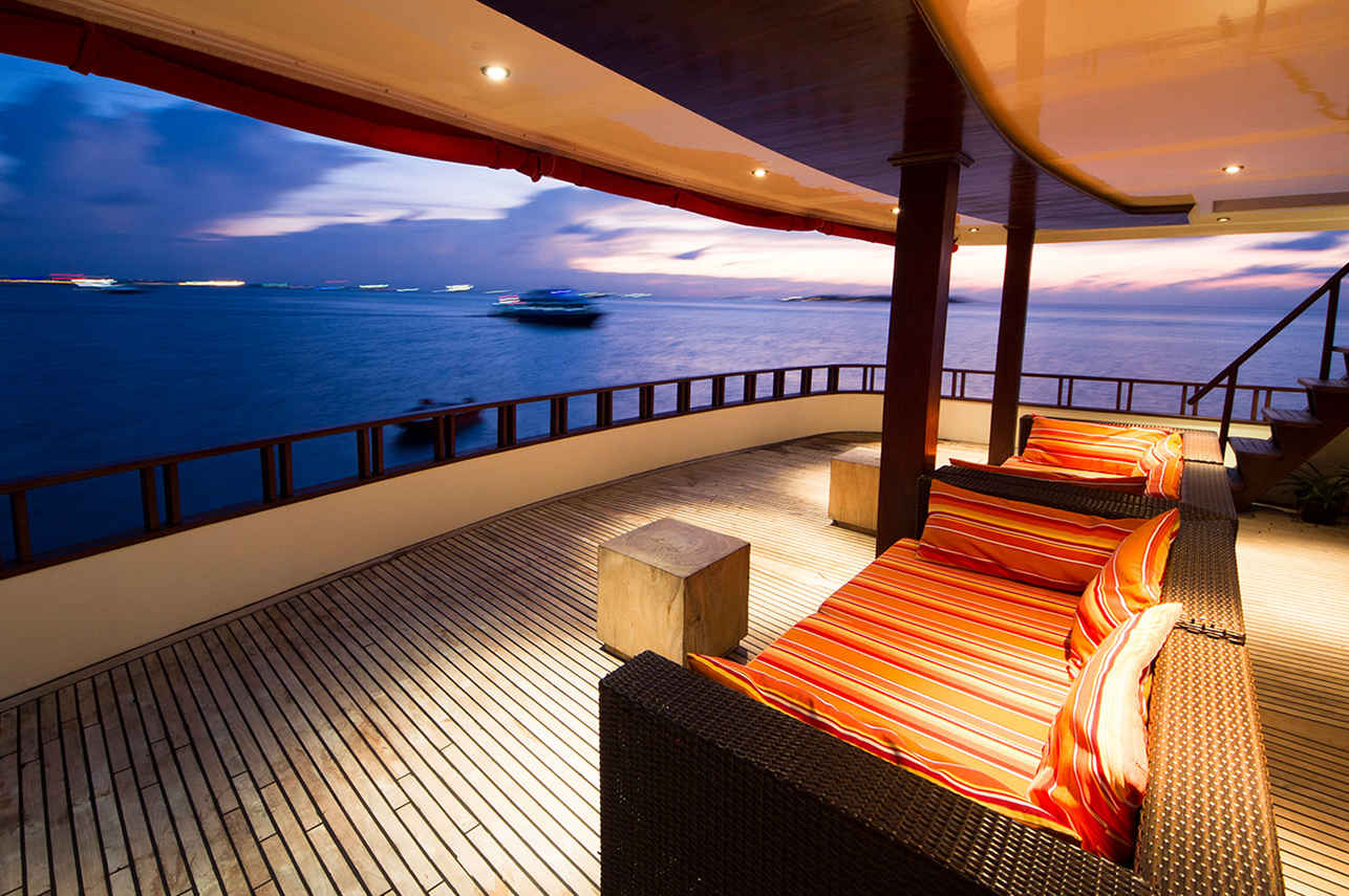 Theia Liveaboard