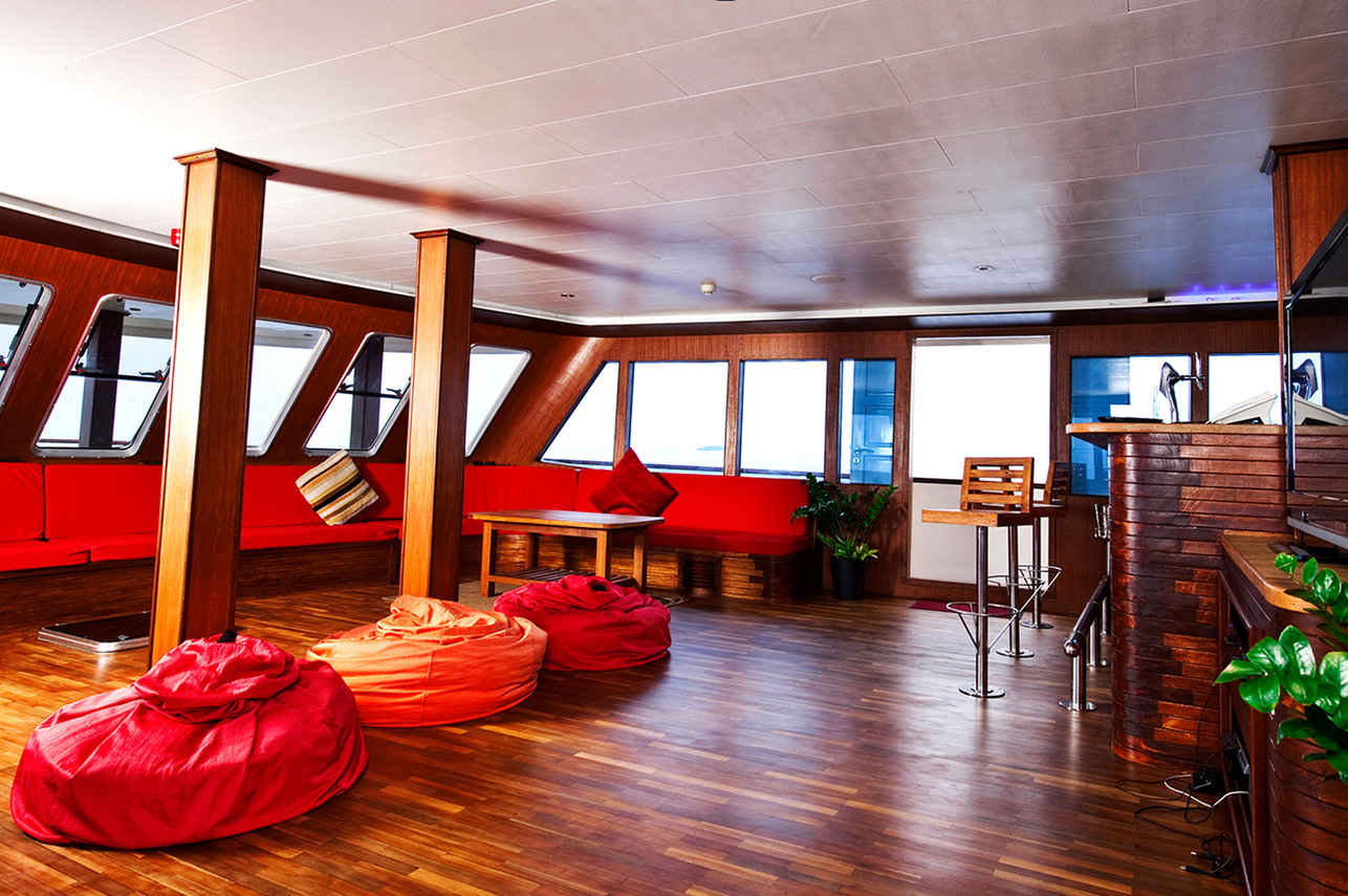 Theia Liveaboard
