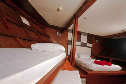 Theia Liveaboard