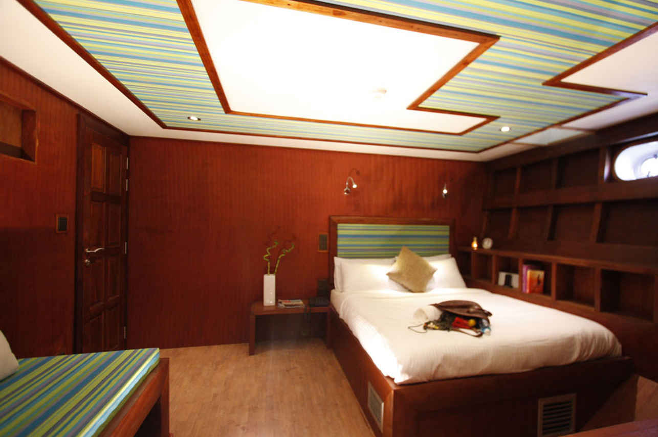 Theia Liveaboard