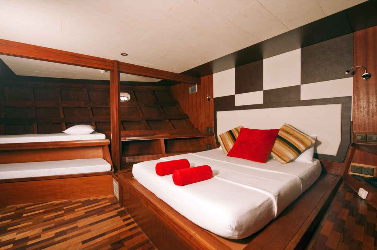 Theia Liveaboard