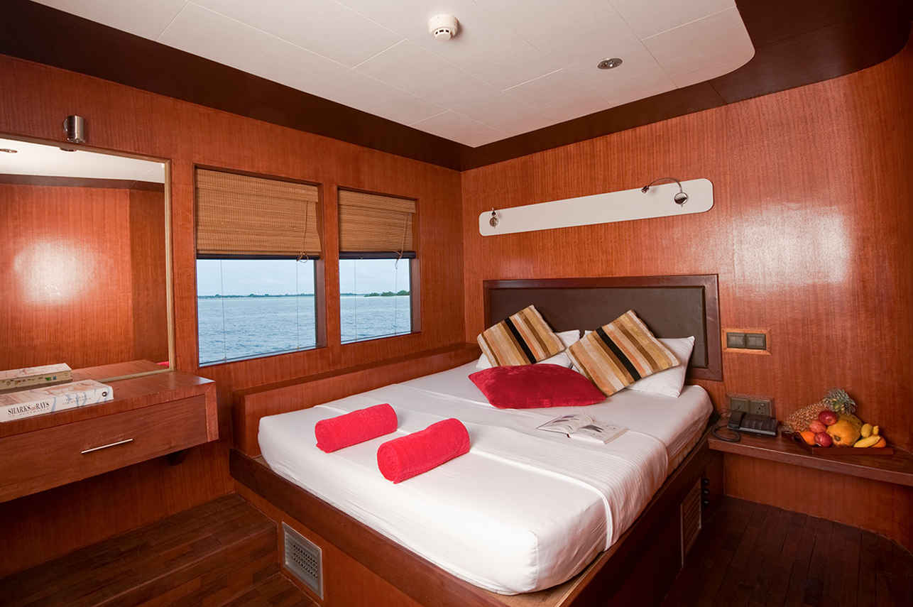 Theia Liveaboard