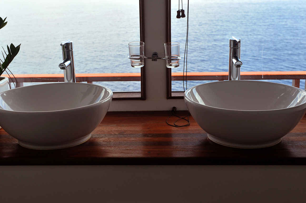 Theia Liveaboard