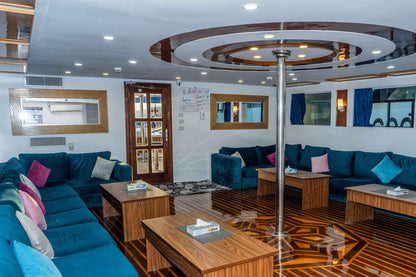 Titan Liveaboard