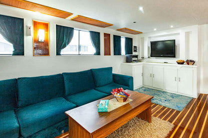 Titan Liveaboard