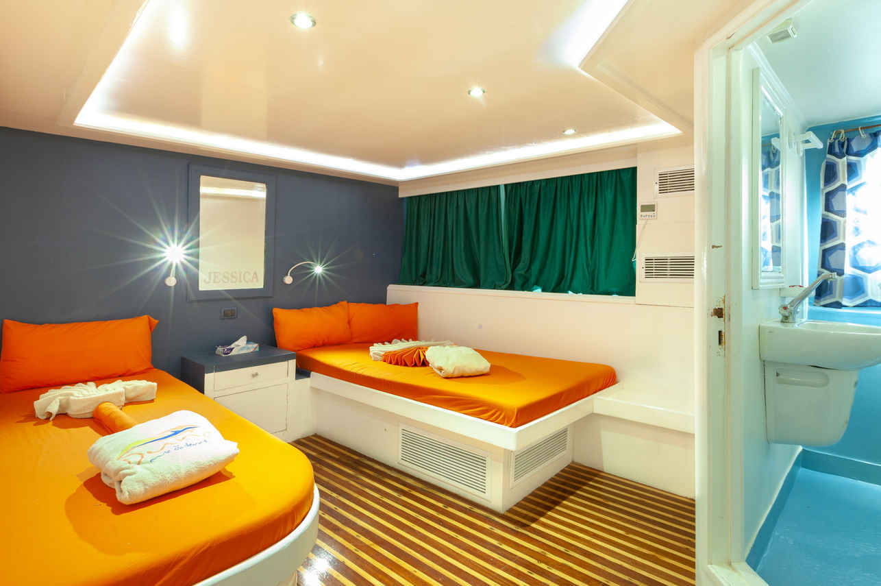 Titan Liveaboard