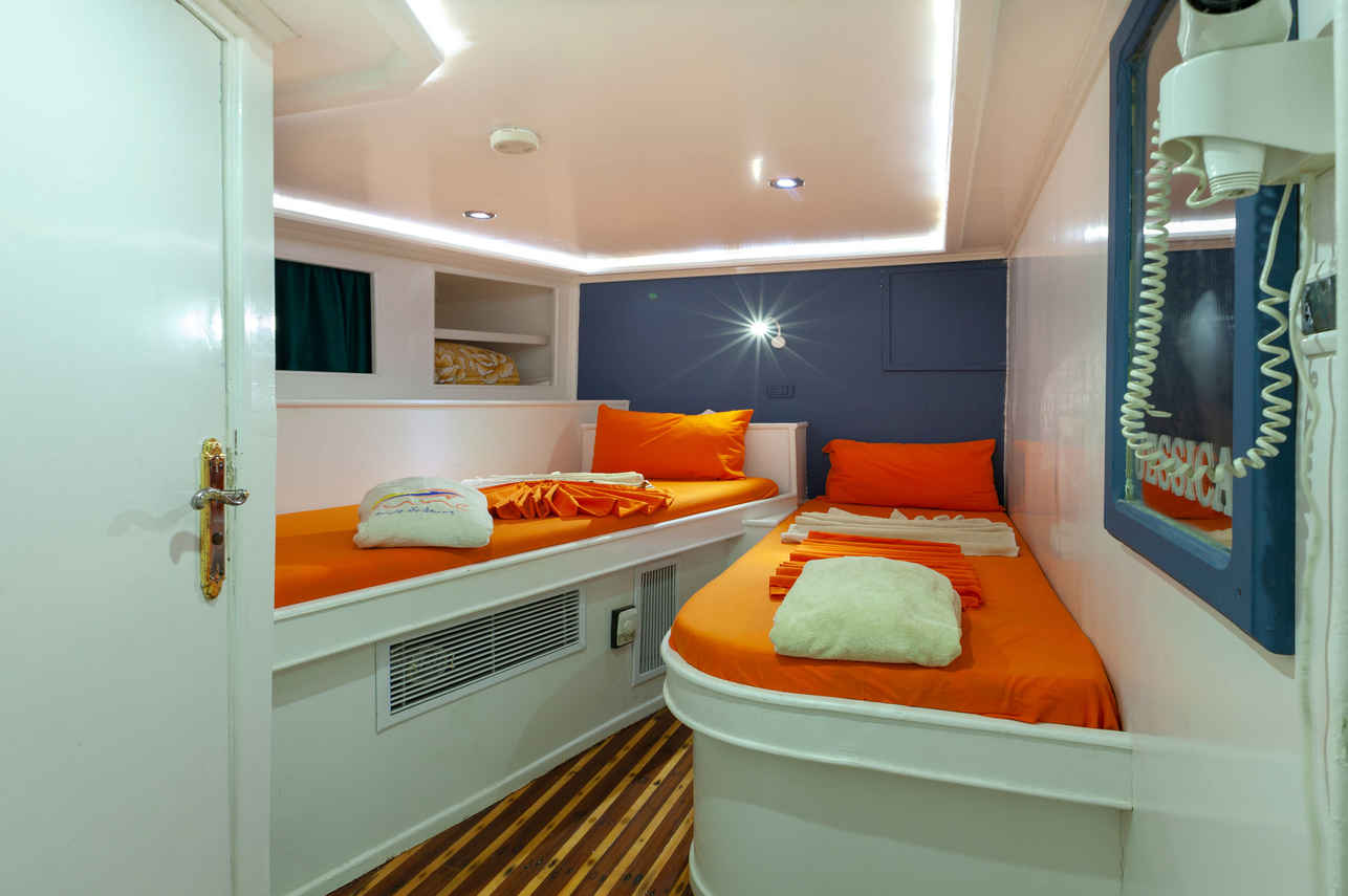 Titan Liveaboard