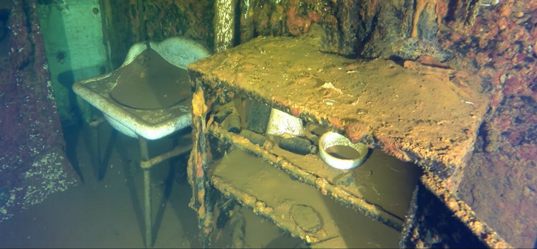 Bikini Atoll Liveaboard Diving - USS Saratoga Wreck Penetration