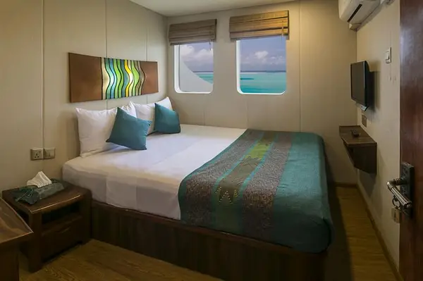 Features of Maldives Carpe Diem liveaboard cabin review