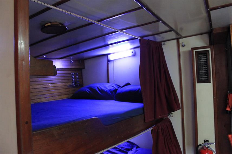 Main features of budget friendly Blackbeard's Sea Explorer - sleeper style bunks