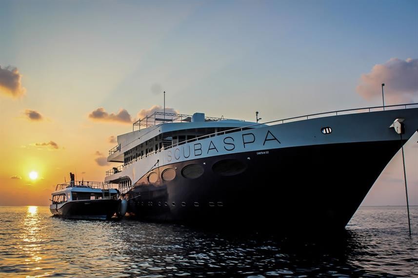 Scubaspa Yang - What is a liveaboard Maldives
